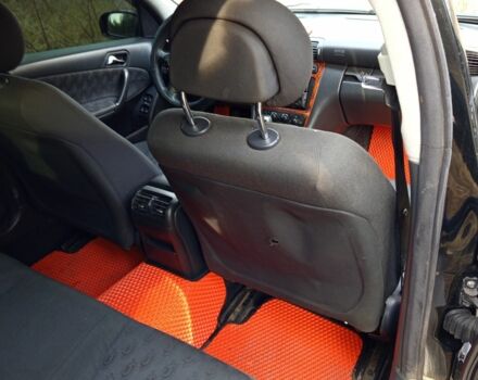 Черный Мерседес 230, объемом двигателя 1.8 л и пробегом 111 тыс. км за 4500 $, фото 6 на Automoto.ua