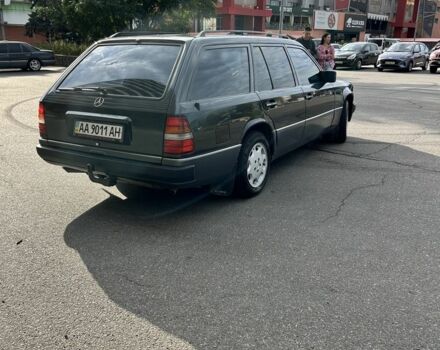 Чорний Мерседес 230, об'ємом двигуна 2.3 л та пробігом 440 тис. км за 2600 $, фото 1 на Automoto.ua