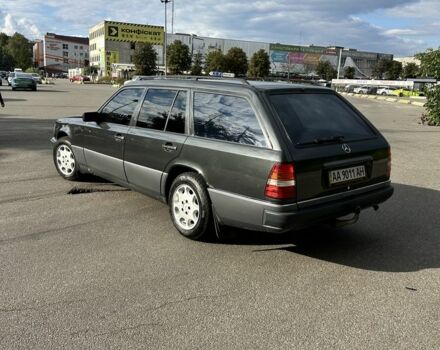 Чорний Мерседес 230, об'ємом двигуна 2.3 л та пробігом 440 тис. км за 2600 $, фото 4 на Automoto.ua