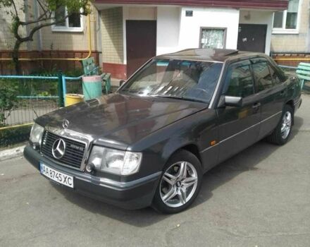 Чорний Мерседес 230, об'ємом двигуна 2.3 л та пробігом 292 тис. км за 6500 $, фото 1 на Automoto.ua