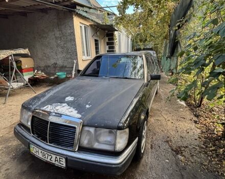 Черный Мерседес 230, объемом двигателя 2.3 л и пробегом 500 тыс. км за 1750 $, фото 1 на Automoto.ua