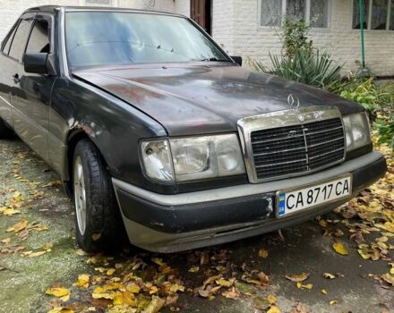 Черный Мерседес 230, объемом двигателя 2.3 л и пробегом 508 тыс. км за 1198 $, фото 1 на Automoto.ua