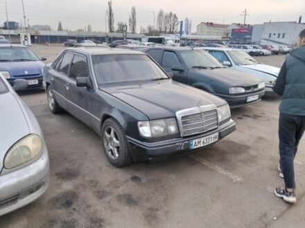 Чорний Мерседес 230, об'ємом двигуна 2.3 л та пробігом 244 тис. км за 1550 $, фото 1 на Automoto.ua