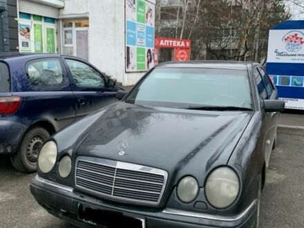 Черный Мерседес 230, объемом двигателя 2.3 л и пробегом 3 тыс. км за 2150 $, фото 1 на Automoto.ua