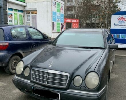 Черный Мерседес 230, объемом двигателя 2.3 л и пробегом 3 тыс. км за 2150 $, фото 1 на Automoto.ua