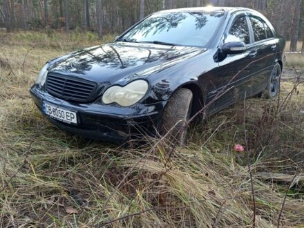 Черный Мерседес 230, объемом двигателя 1.8 л и пробегом 111 тыс. км за 4500 $, фото 1 на Automoto.ua