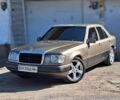 Коричневий Мерседес 230, об'ємом двигуна 2.3 л та пробігом 300 тис. км за 3000 $, фото 1 на Automoto.ua