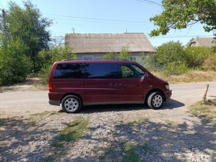 Червоний Мерседес 230, об'ємом двигуна 2 л та пробігом 320 тис. км за 4200 $, фото 1 на Automoto.ua