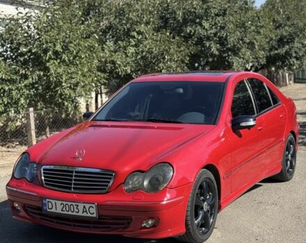 Красный Мерседес 230, объемом двигателя 1.8 л и пробегом 317 тыс. км за 6000 $, фото 1 на Automoto.ua
