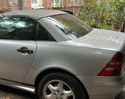 Серый Мерседес 230, объемом двигателя 2.3 л и пробегом 180 тыс. км за 2500 $, фото 1 на Automoto.ua