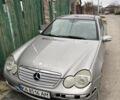 Сірий Мерседес 230, об'ємом двигуна 1.8 л та пробігом 200 тис. км за 3100 $, фото 1 на Automoto.ua