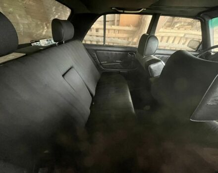 Сірий Мерседес 230, об'ємом двигуна 2 л та пробігом 315 тис. км за 5300 $, фото 3 на Automoto.ua
