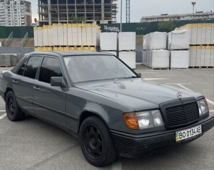 Сірий Мерседес 230, об'ємом двигуна 2.3 л та пробігом 333 тис. км за 1300 $, фото 3 на Automoto.ua