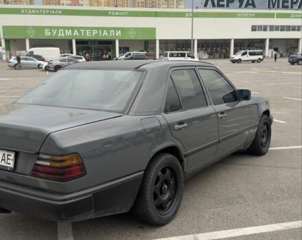 Сірий Мерседес 230, об'ємом двигуна 2.3 л та пробігом 333 тис. км за 1300 $, фото 2 на Automoto.ua