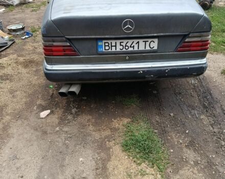 Сірий Мерседес 230, об'ємом двигуна 2.3 л та пробігом 250 тис. км за 1100 $, фото 5 на Automoto.ua