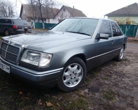 Серый Мерседес 230, объемом двигателя 2.3 л и пробегом 500 тыс. км за 2300 $, фото 4 на Automoto.ua