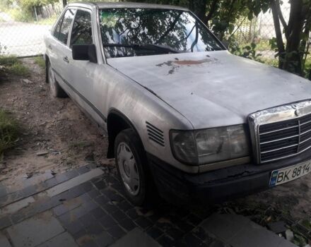 Сірий Мерседес 230, об'ємом двигуна 2.3 л та пробігом 373 тис. км за 703 $, фото 1 на Automoto.ua
