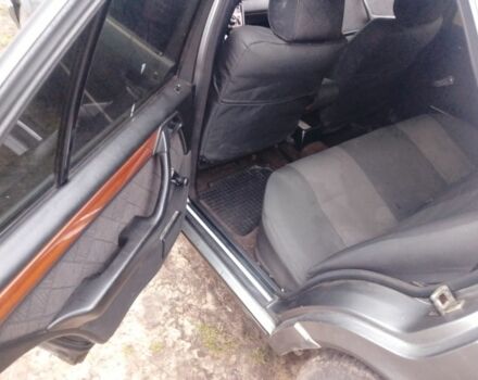 Серый Мерседес 230, объемом двигателя 2.3 л и пробегом 500 тыс. км за 2300 $, фото 7 на Automoto.ua