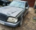 Сірий Мерседес 230, об'ємом двигуна 2.3 л та пробігом 250 тис. км за 1100 $, фото 4 на Automoto.ua