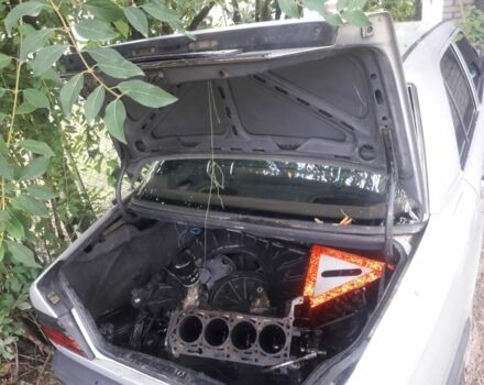 Сірий Мерседес 230, об'ємом двигуна 2.3 л та пробігом 373 тис. км за 703 $, фото 4 на Automoto.ua