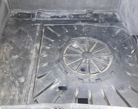 Серый Мерседес 230, объемом двигателя 2.3 л и пробегом 374 тыс. км за 1300 $, фото 11 на Automoto.ua