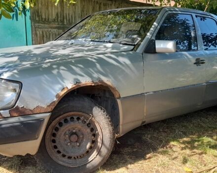 Серый Мерседес 230, объемом двигателя 2.3 л и пробегом 374 тыс. км за 1300 $, фото 10 на Automoto.ua