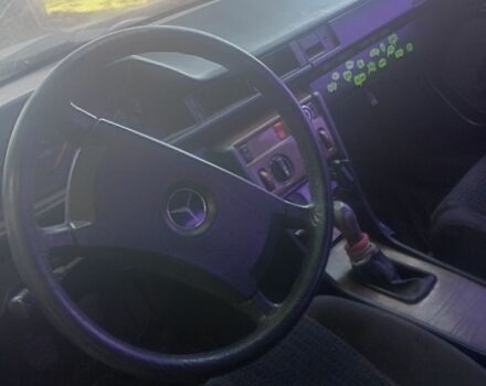 Серый Мерседес 230, объемом двигателя 2.3 л и пробегом 2 тыс. км за 700 $, фото 4 на Automoto.ua