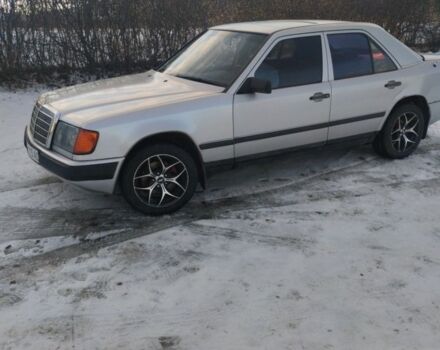 Серый Мерседес 230, объемом двигателя 2 л и пробегом 530 тыс. км за 1600 $, фото 2 на Automoto.ua
