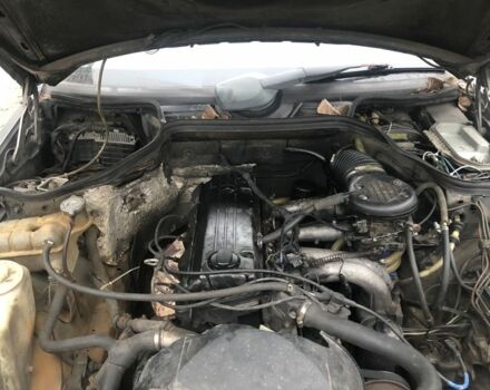 Серый Мерседес 230, объемом двигателя 2.3 л и пробегом 333 тыс. км за 1350 $, фото 7 на Automoto.ua