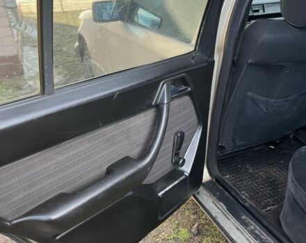 Серый Мерседес 230, объемом двигателя 2.3 л и пробегом 570 тыс. км за 1887 $, фото 4 на Automoto.ua