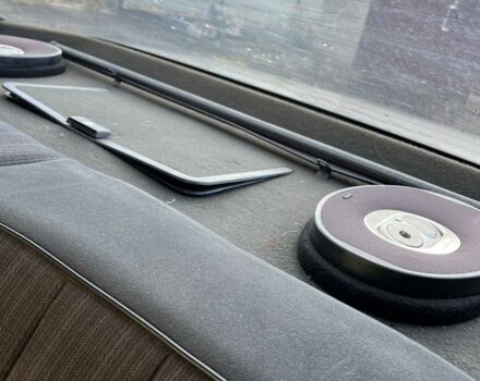 Серый Мерседес 230, объемом двигателя 2.3 л и пробегом 570 тыс. км за 1887 $, фото 3 на Automoto.ua