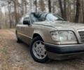 Серый Мерседес 230, объемом двигателя 2.3 л и пробегом 570 тыс. км за 1887 $, фото 1 на Automoto.ua