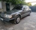 Серый Мерседес 230, объемом двигателя 2.3 л и пробегом 299 тыс. км за 2800 $, фото 1 на Automoto.ua