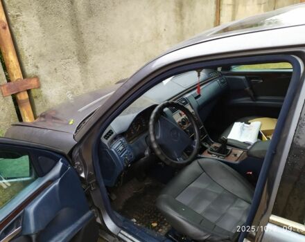 Серый Мерседес 230, объемом двигателя 2.2 л и пробегом 250 тыс. км за 2200 $, фото 4 на Automoto.ua