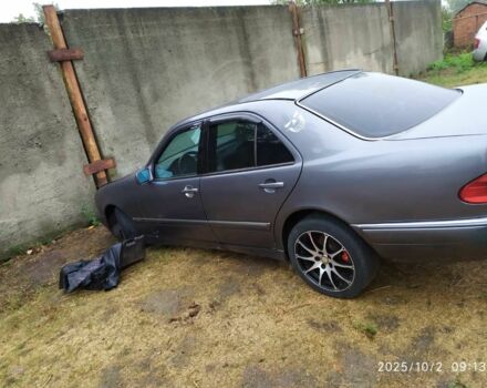 Серый Мерседес 230, объемом двигателя 2.2 л и пробегом 250 тыс. км за 2200 $, фото 3 на Automoto.ua