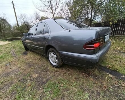 Сірий Мерседес 230, об'ємом двигуна 2.3 л та пробігом 420 тис. км за 1750 $, фото 7 на Automoto.ua