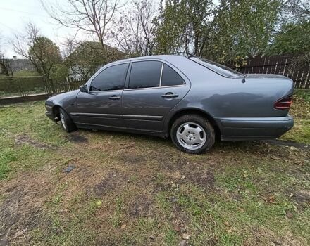 Сірий Мерседес 230, об'ємом двигуна 2.3 л та пробігом 420 тис. км за 1750 $, фото 8 на Automoto.ua