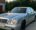 Серый Мерседес 230, объемом двигателя 2 л и пробегом 280 тыс. км за 1400 $, фото 1 на Automoto.ua