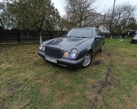 Сірий Мерседес 230, об'ємом двигуна 2.3 л та пробігом 420 тис. км за 1750 $, фото 6 на Automoto.ua