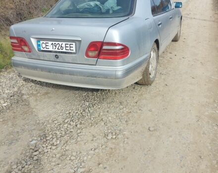 Серый Мерседес 230, объемом двигателя 2.3 л и пробегом 327 тыс. км за 2300 $, фото 2 на Automoto.ua