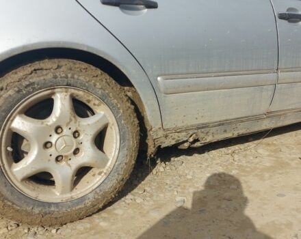 Серый Мерседес 230, объемом двигателя 2.3 л и пробегом 327 тыс. км за 2300 $, фото 3 на Automoto.ua