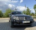 Серый Мерседес 230, объемом двигателя 2.5 л и пробегом 175 тыс. км за 8600 $, фото 1 на Automoto.ua