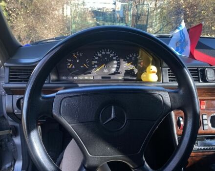 Серый Мерседес 230, объемом двигателя 2.3 л и пробегом 425 тыс. км за 3100 $, фото 11 на Automoto.ua