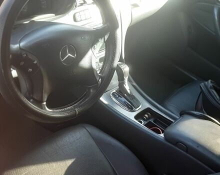 Серый Мерседес 230, объемом двигателя 2.7 л и пробегом 360 тыс. км за 6600 $, фото 6 на Automoto.ua