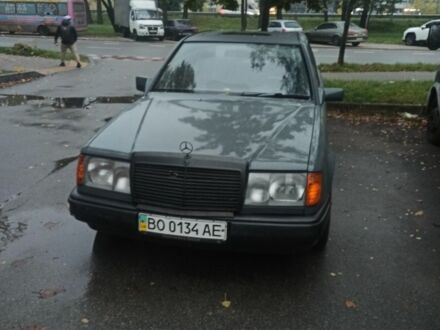 Серый Мерседес 230, объемом двигателя 2.3 л и пробегом 400 тыс. км за 1063 $, фото 1 на Automoto.ua