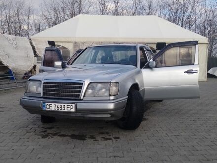 Сірий Мерседес 230, об'ємом двигуна 2.3 л та пробігом 350 тис. км за 1850 $, фото 1 на Automoto.ua