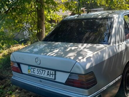 Мерседес 230 1987 в Черновцах на Automoto.ua Серый Мерседес 230, объемом двигателя 2.3 л и пробегом 374 тыс. км за 1300 $, фото 1 на Automoto.ua