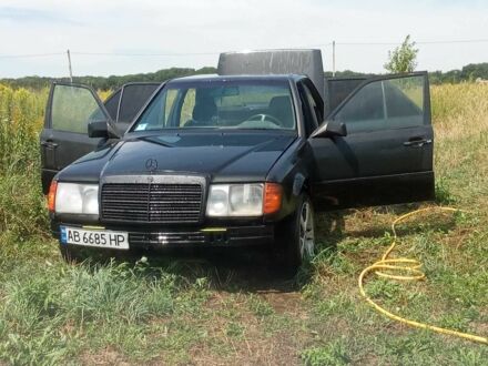 Серый Мерседес 230, объемом двигателя 2.3 л и пробегом 200 тыс. км за 1072 $, фото 1 на Automoto.ua