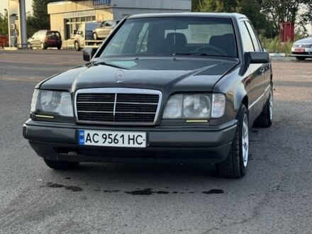 Мерседес 230 1990 в Владимир-Волынский на Automoto.ua Серый Мерседес 230, объемом двигателя 2.3 л и пробегом 300 тыс. км за 2300 $, фото 1 на Automoto.ua