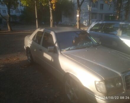 Сірий Мерседес 230, об'ємом двигуна 2.6 л та пробігом 1000 тис. км за 1600 $, фото 1 на Automoto.ua